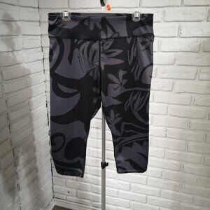 Ciel Blue Ladies Size L/XL Black & Grey Patterned Capri Length Leggings